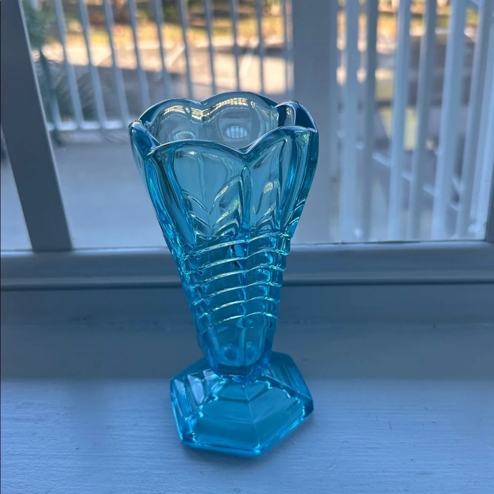Vintage Beautiful Depression Blue Glass Vase